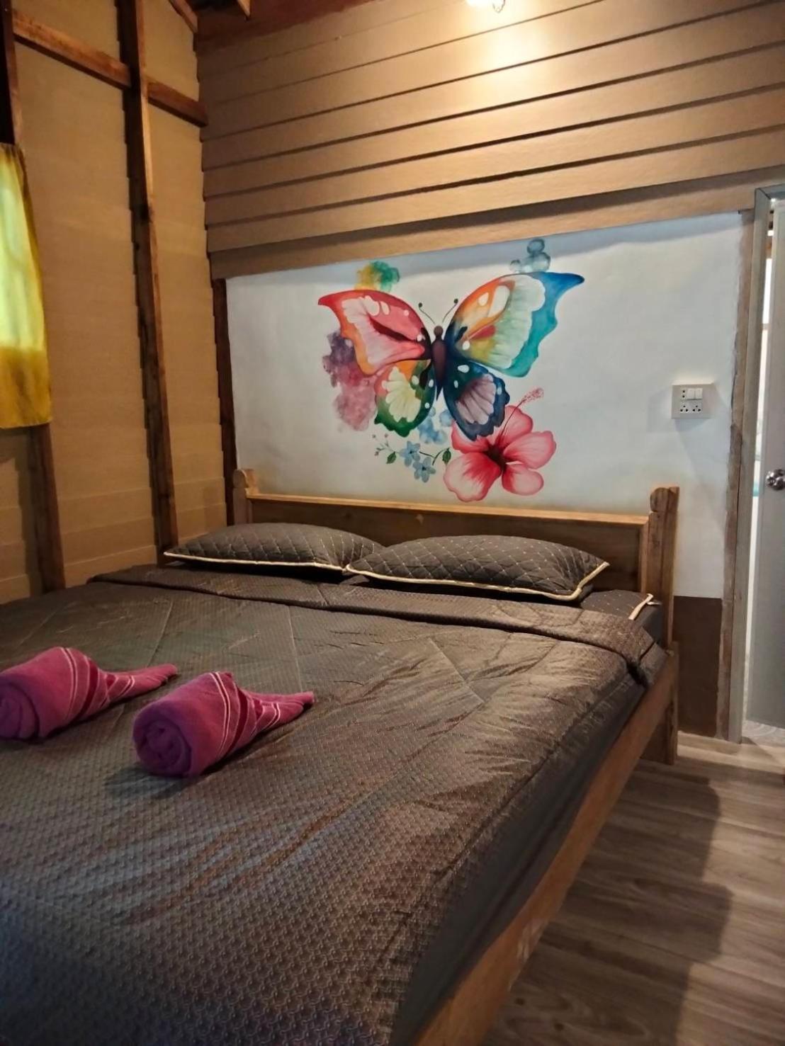 Lazy Hut Hotel Koh Phayam Exterior photo