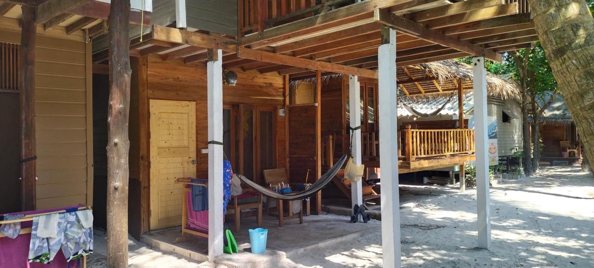 Lazy Hut Hotel Koh Phayam Exterior photo