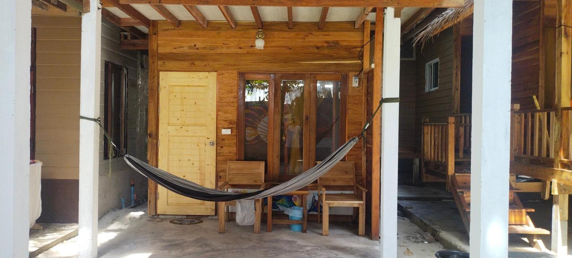 Lazy Hut Hotel Koh Phayam Exterior photo