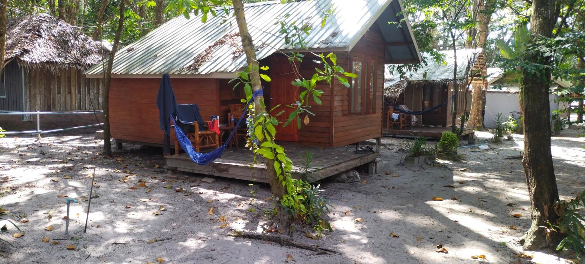 Lazy Hut Hotel Koh Phayam Exterior photo