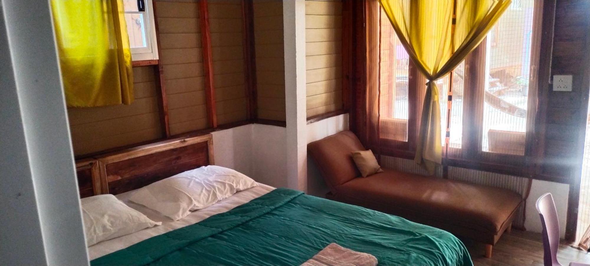 Lazy Hut Hotel Koh Phayam Exterior photo
