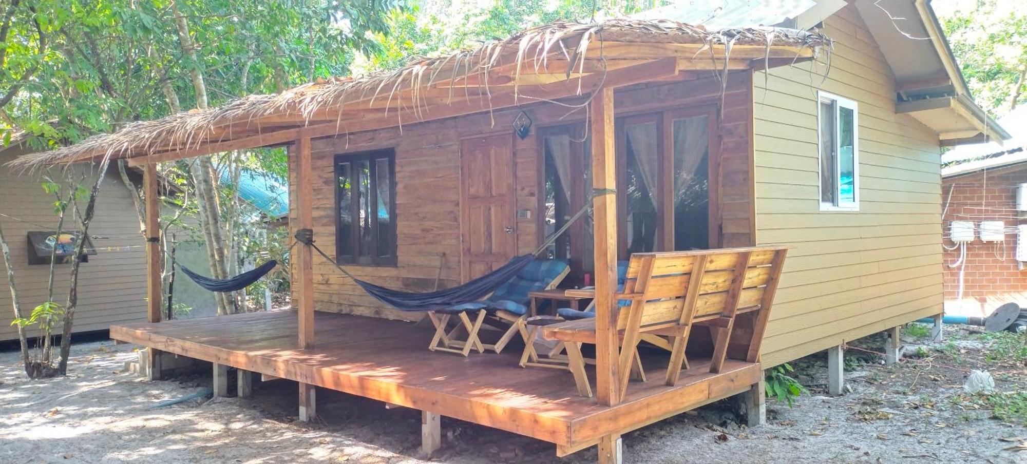 Lazy Hut Hotel Koh Phayam Exterior photo