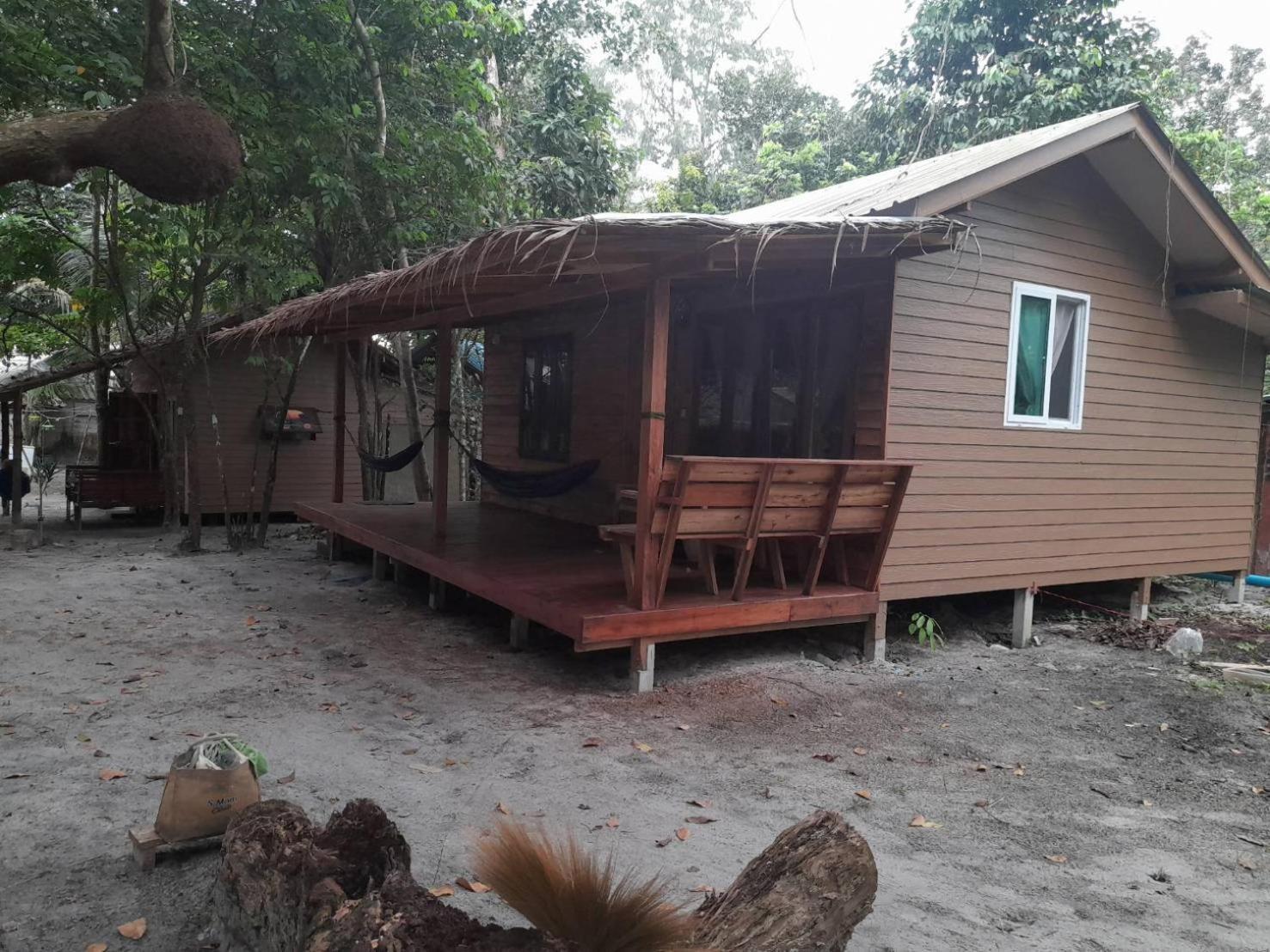 Lazy Hut Hotel Koh Phayam Exterior photo