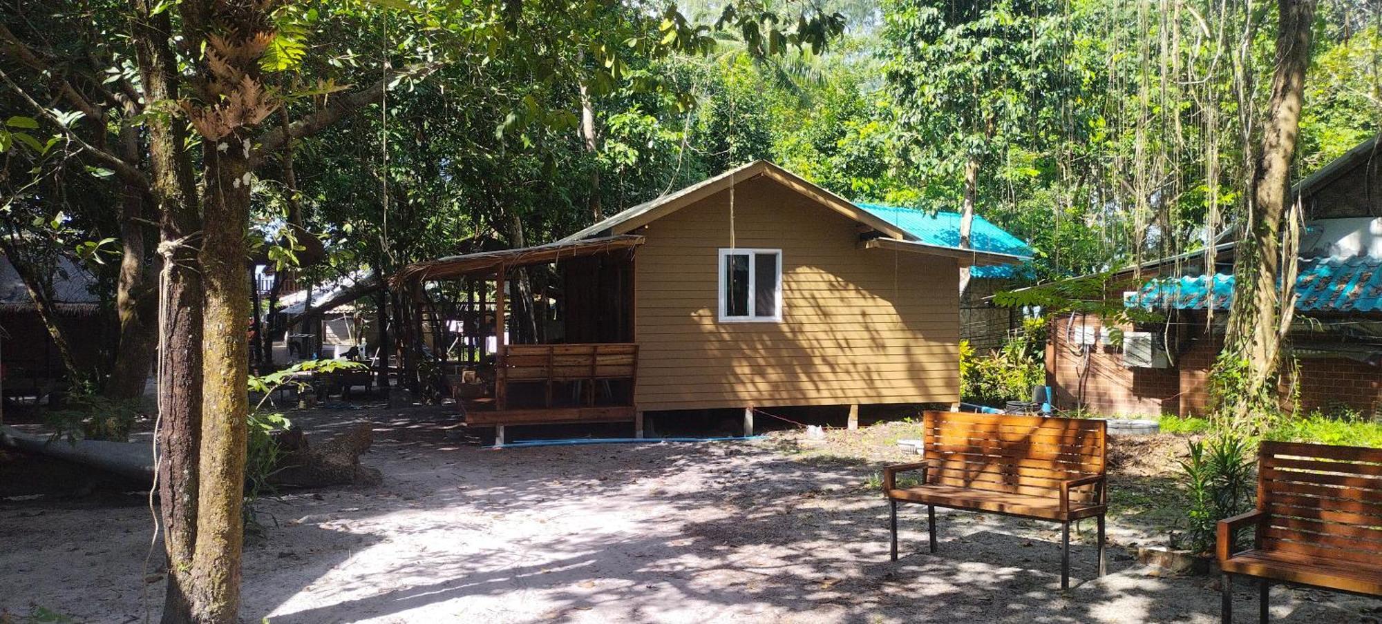 Lazy Hut Hotel Koh Phayam Exterior photo