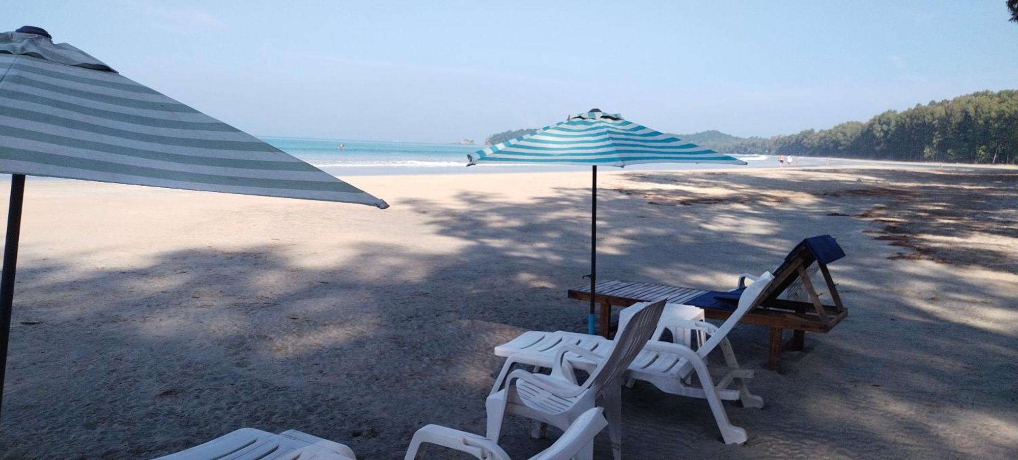 Lazy Hut Hotel Koh Phayam Exterior photo