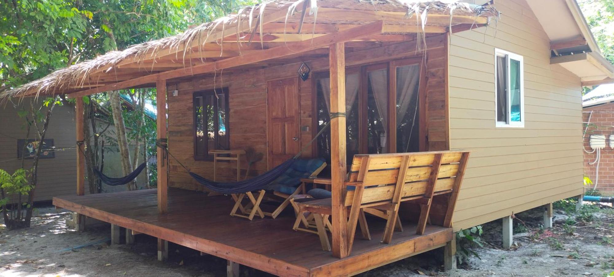 Lazy Hut Hotel Koh Phayam Exterior photo