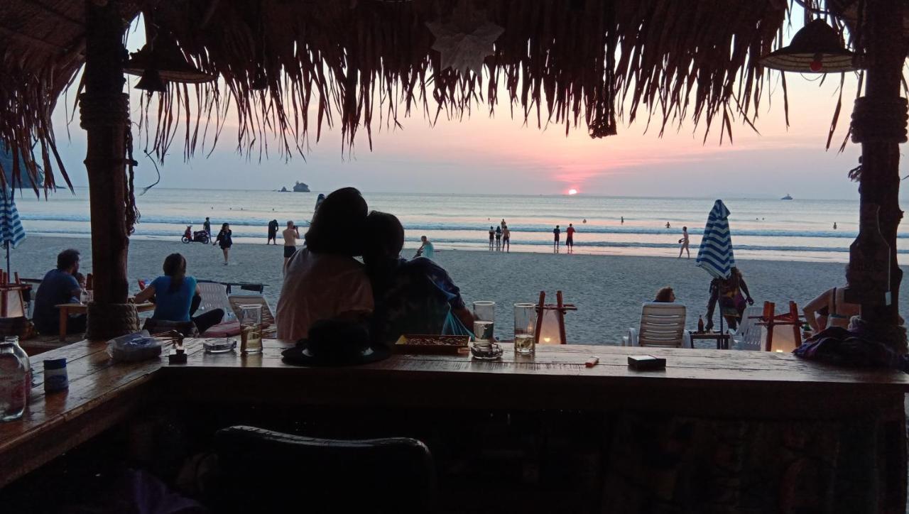 Lazy Hut Hotel Koh Phayam Exterior photo
